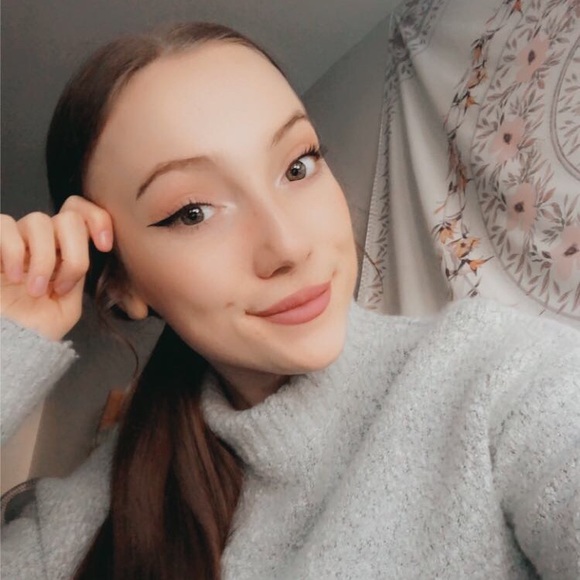 ✨HELLO BEAUTIFUL✨ - Picture 5 of 5